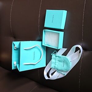 Tiffany&Co. Box, bag, ribbon and pouch